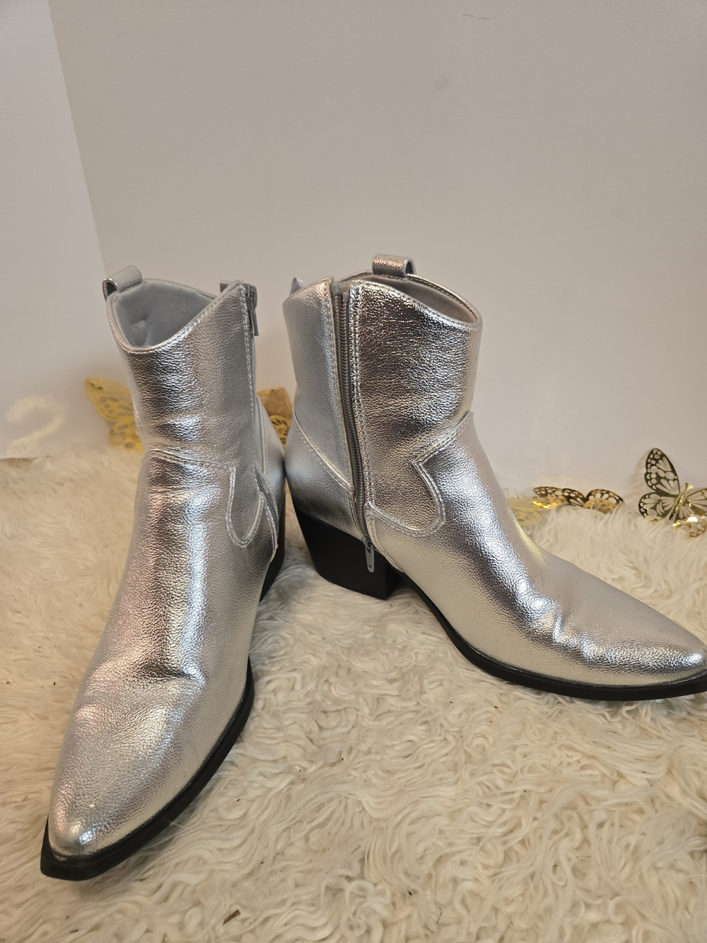 Old Navy Silver Metallic Pointed Ankle Boots